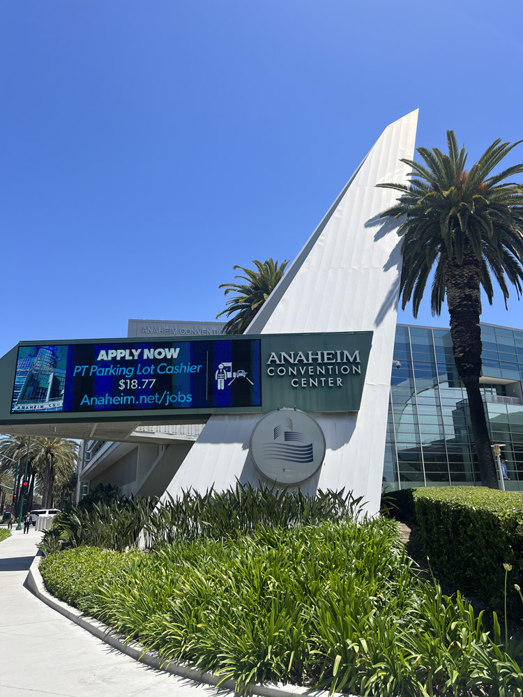 SOCOME Team & Customer Interaction